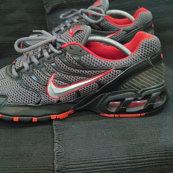 Nike Air Max Gray and Red Sneakers - Picture 3 of 16